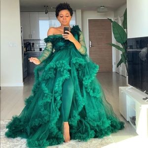 Off the shoulder Emerald Tulle Robe - Oyemwen size L